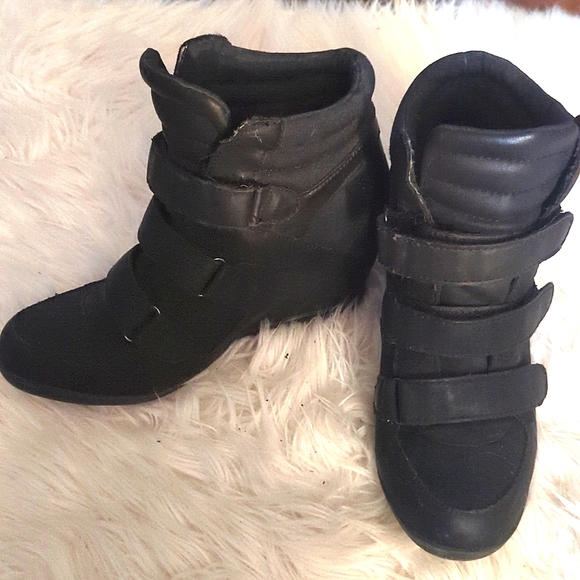 Women's Booties - Picture 12 of 12